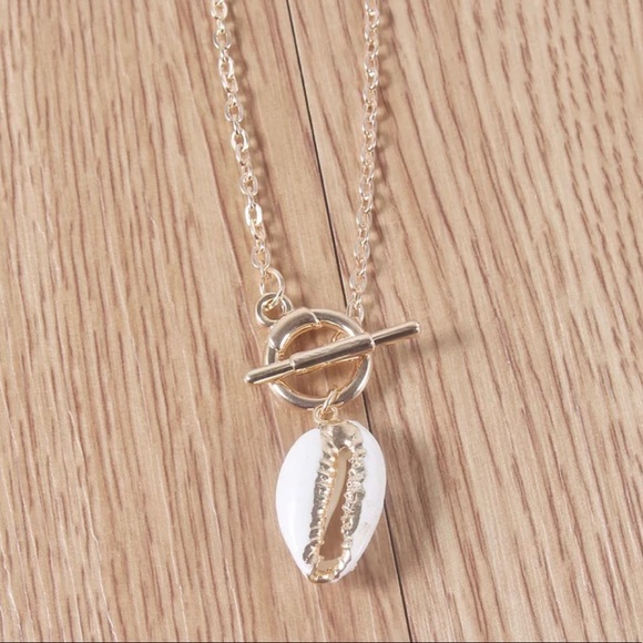 Gold Cowrie Shell Mid Length Toggle Clasp Necklace - Picture 3 of 3